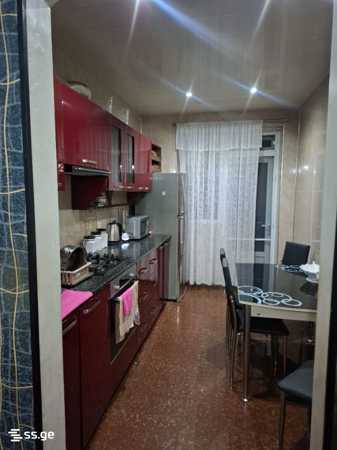 4 Room Flat For Rent. Makhindjauri view 1