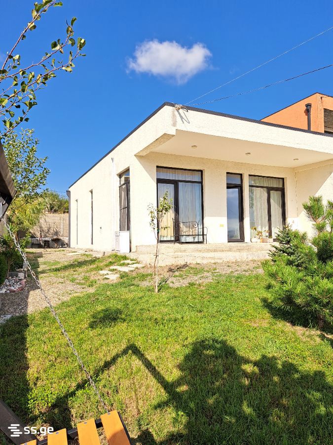 4 Room Private House For Sale view 1