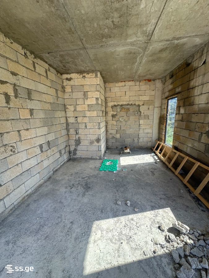 6 Room Private House For Sale view 3