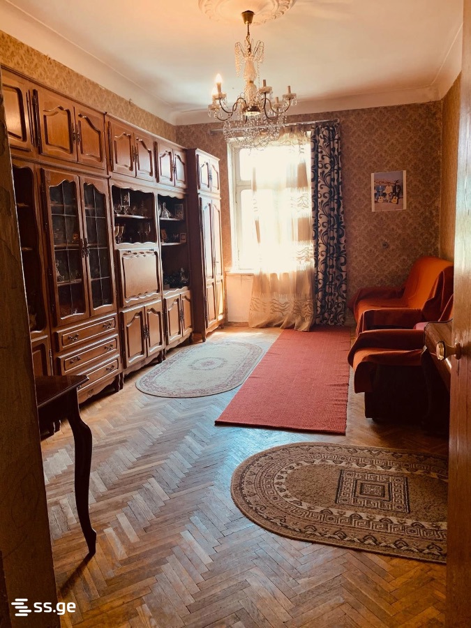 Продажа 5-комната Квартира view 1