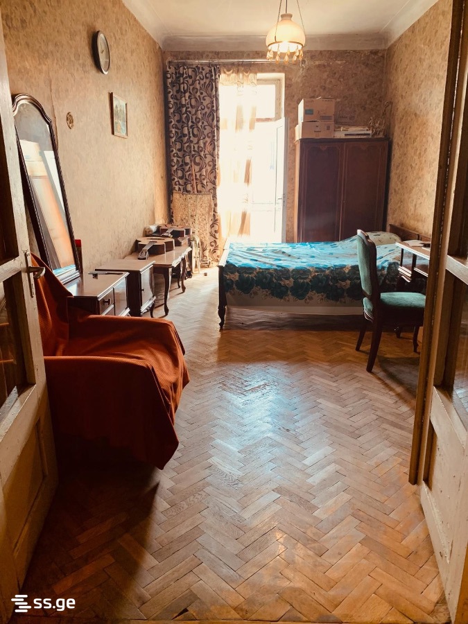 Продажа 5-комната Квартира view 3