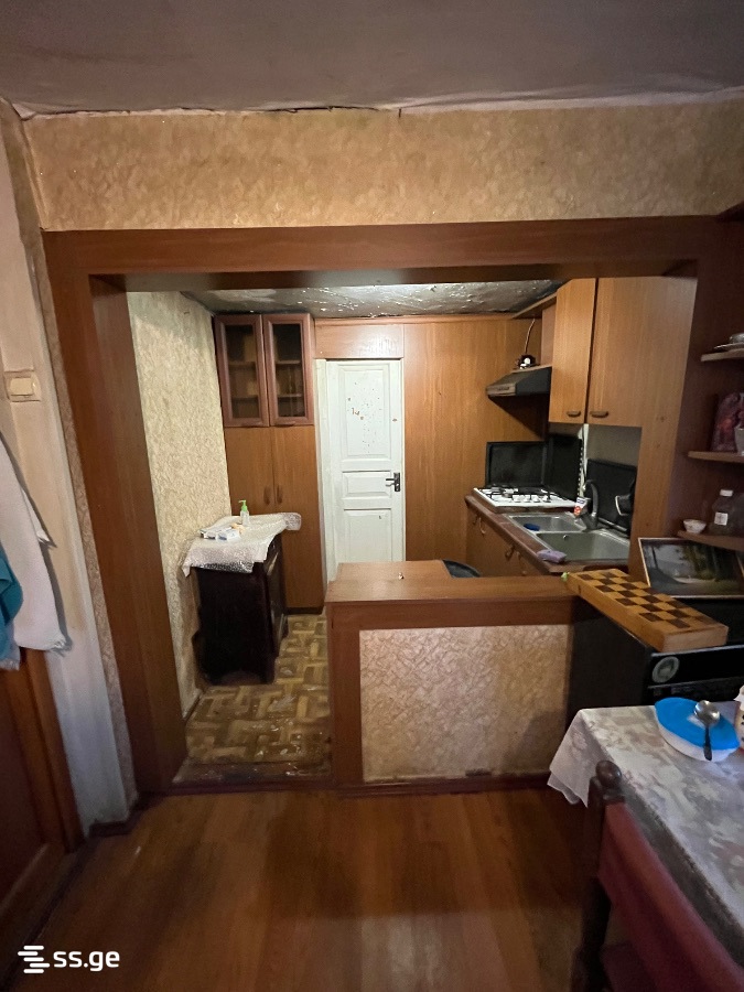 8 Room Private House For Sale view 4