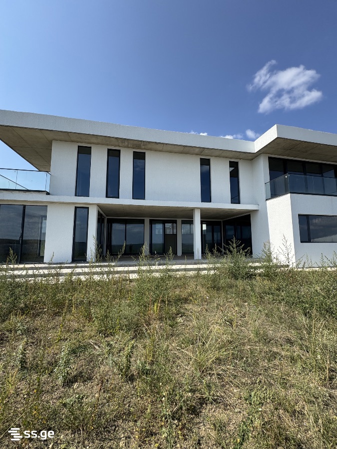 7 Room Private House For Sale view 2