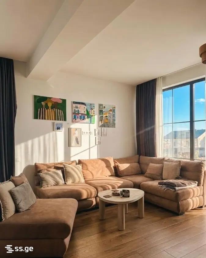 8 Room Private House For Sale view 3