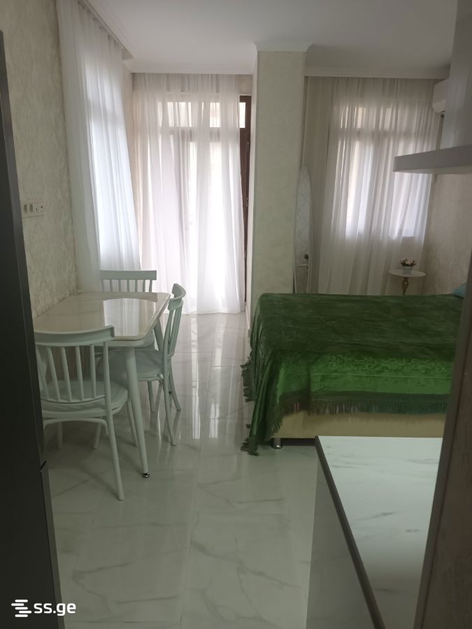 1 Room Flat For Rent. Gonio view 1