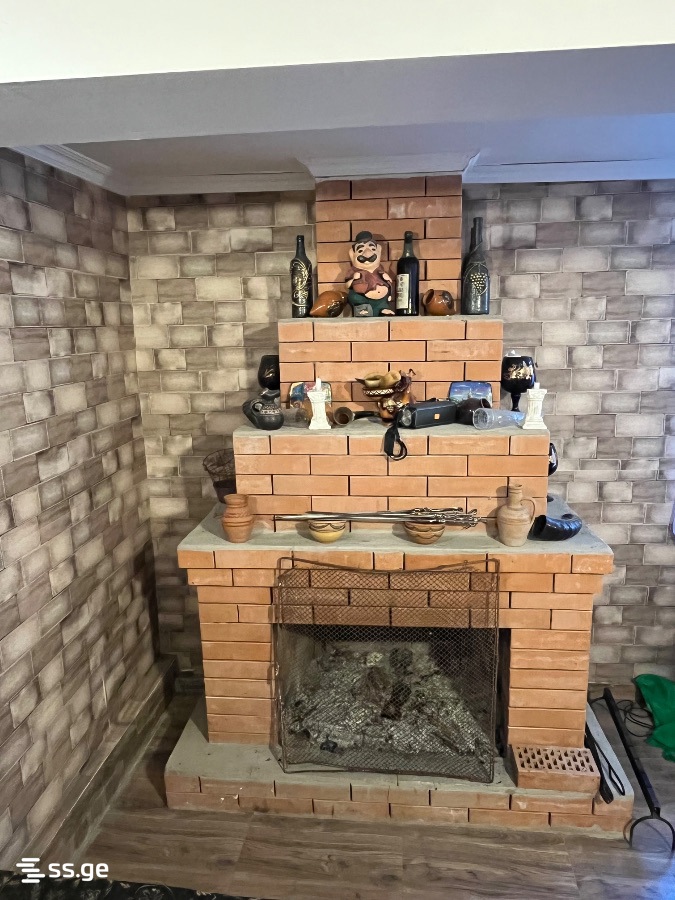 8 Room Private House For Sale view 1