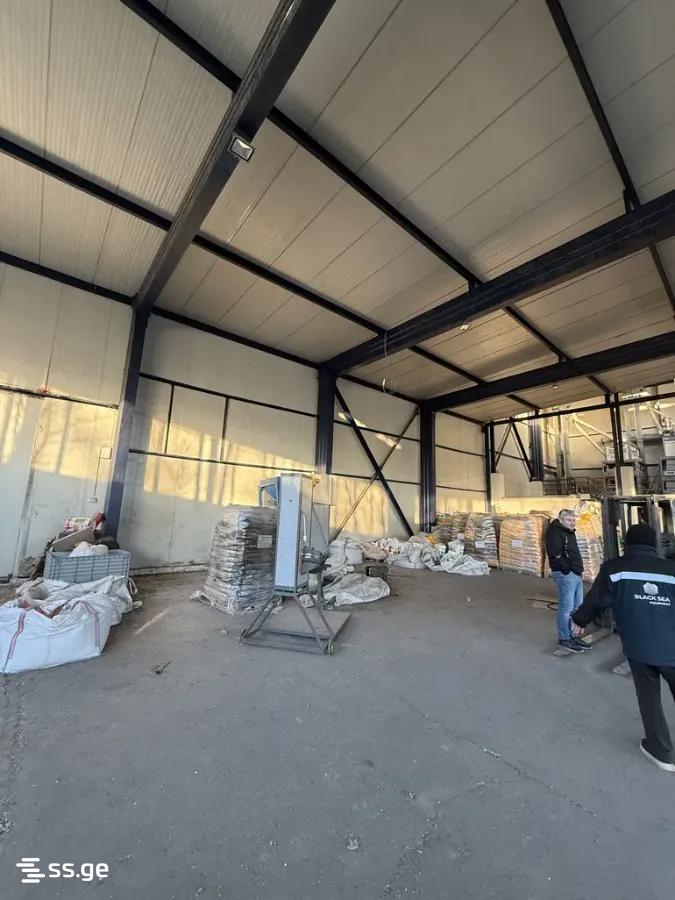 Store-Industrial Property For Rent. Didi Lilo view 4