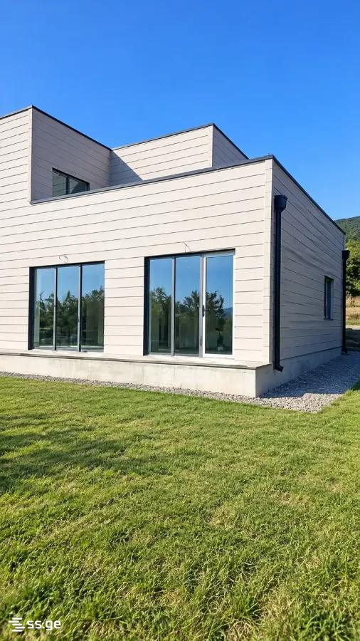 7 Room Private House For Sale view 2