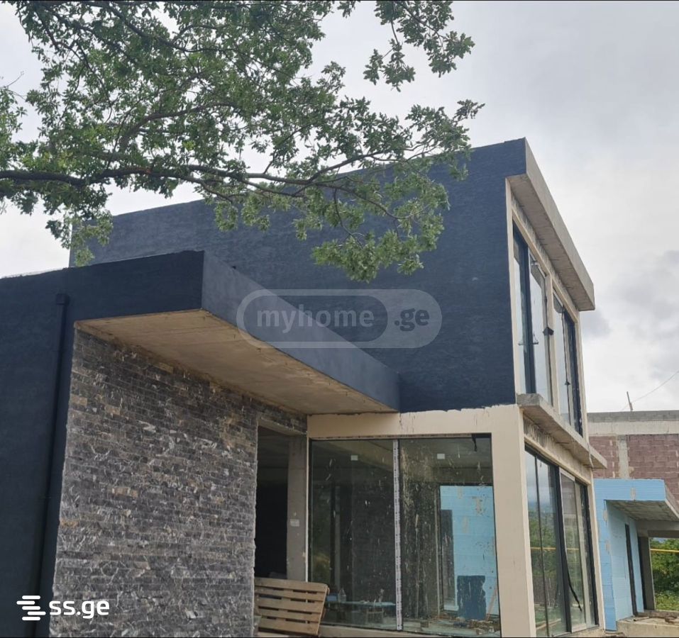 6 Room Private House For Sale view 1