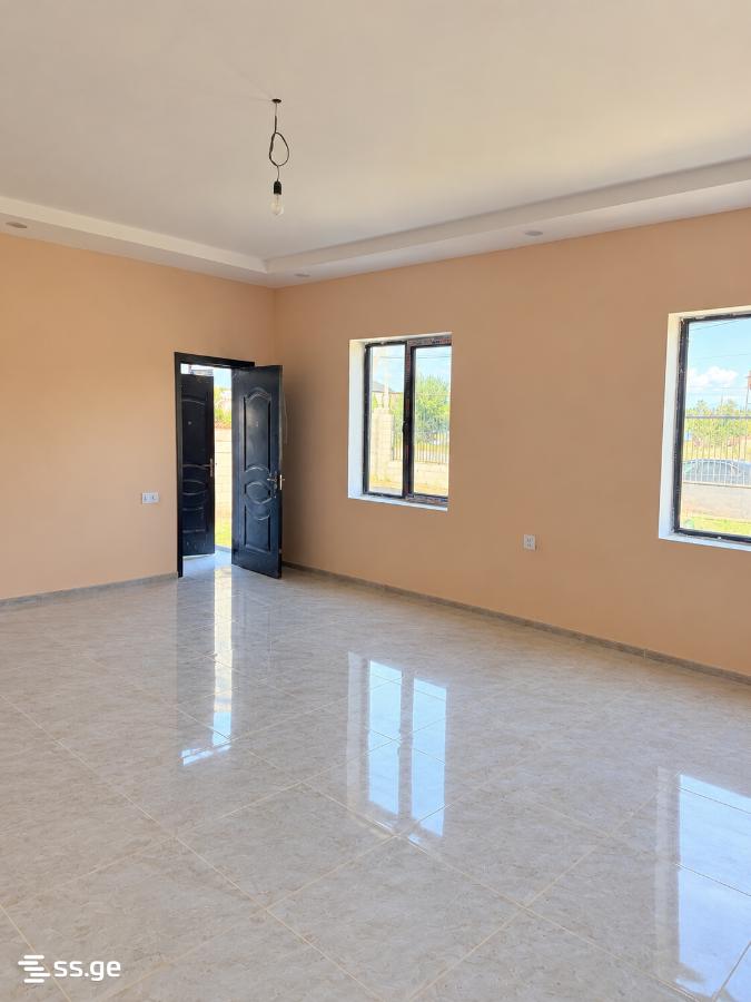 Store-Industrial Property For Sale. Gori view 2