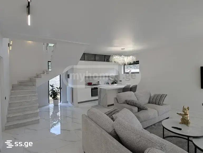 6 Room Summer Cottage For Sale view 3