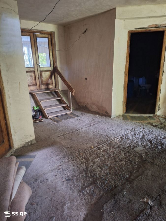 5 Room Private House For Sale view 2