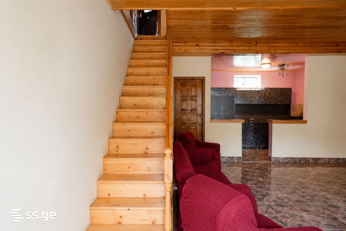 6 Room Private House For Sale view 1