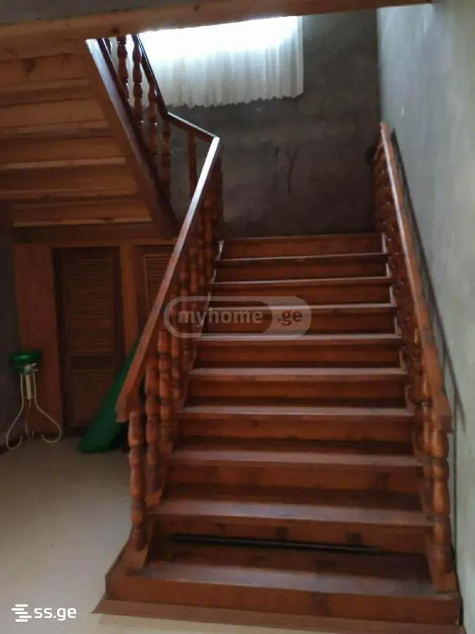 7 Room Private House For Sale view 3