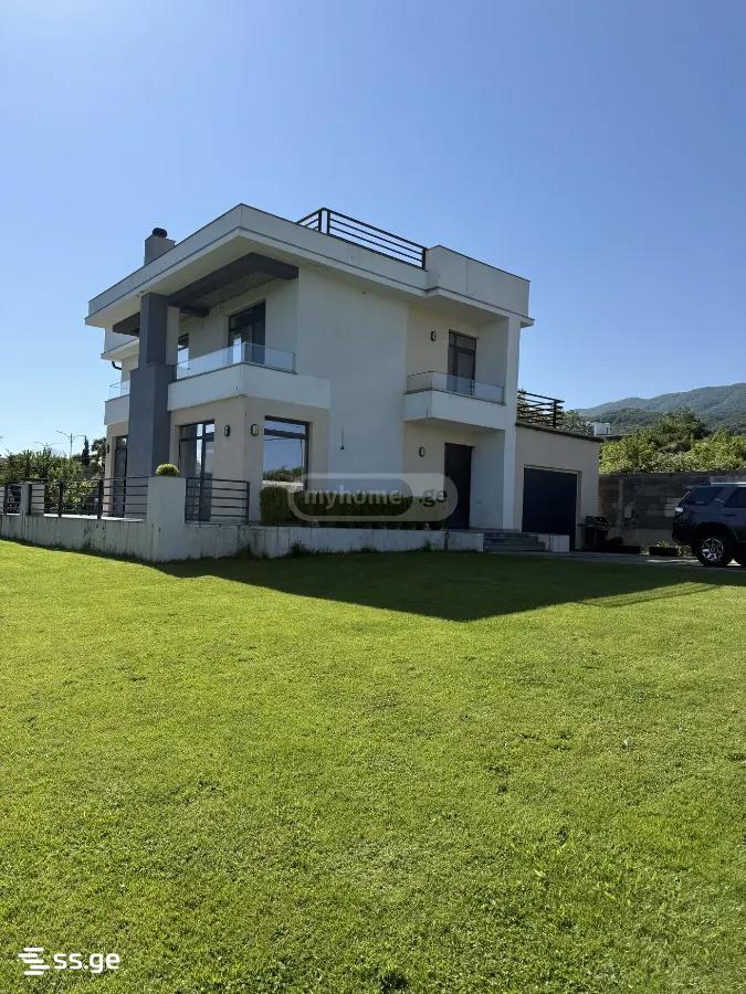 6 Room Private House For Sale view 3