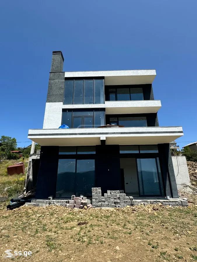 7 Room Private House For Sale view 2