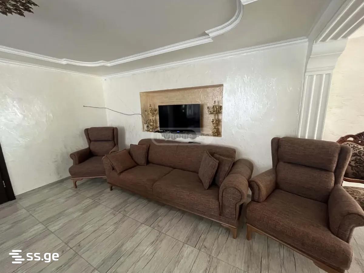 6 Room Private House For Sale view 2