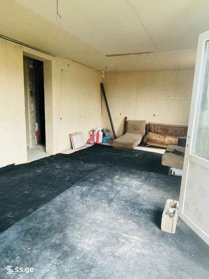 5 Room Private House For Sale view 3