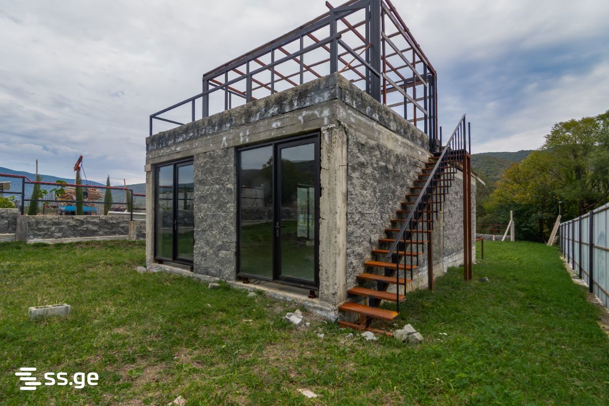4 Room Private House For Sale view 1