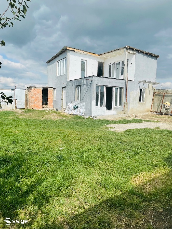 5 Room Private House For Sale view 2