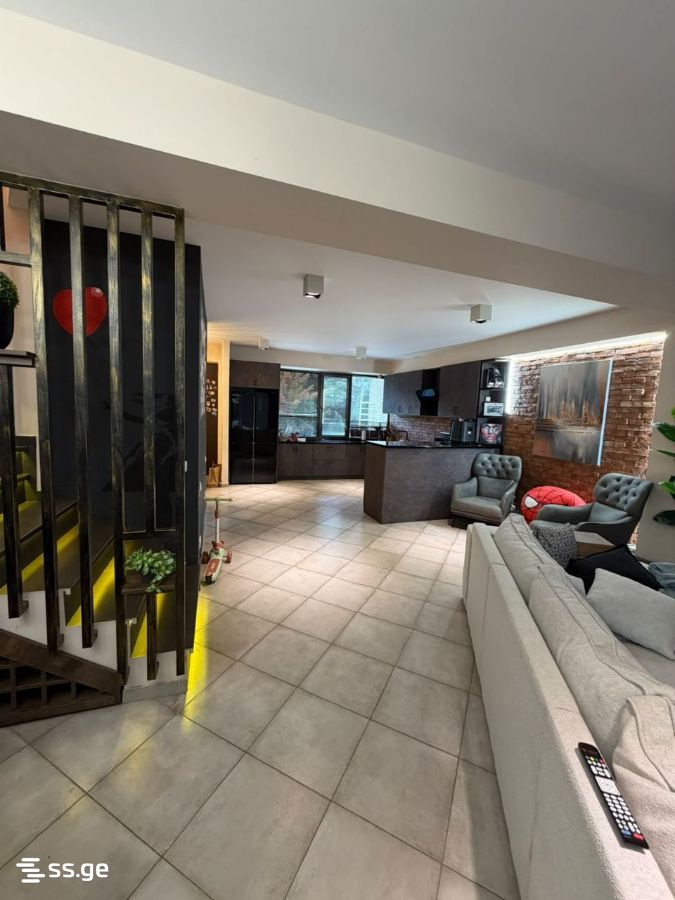 4 Room Private House For Rent. Tabakhmela view 3