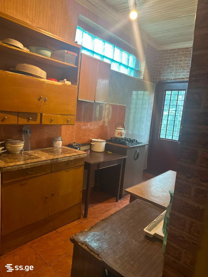6 Room Private House For Rent. Poti view 9