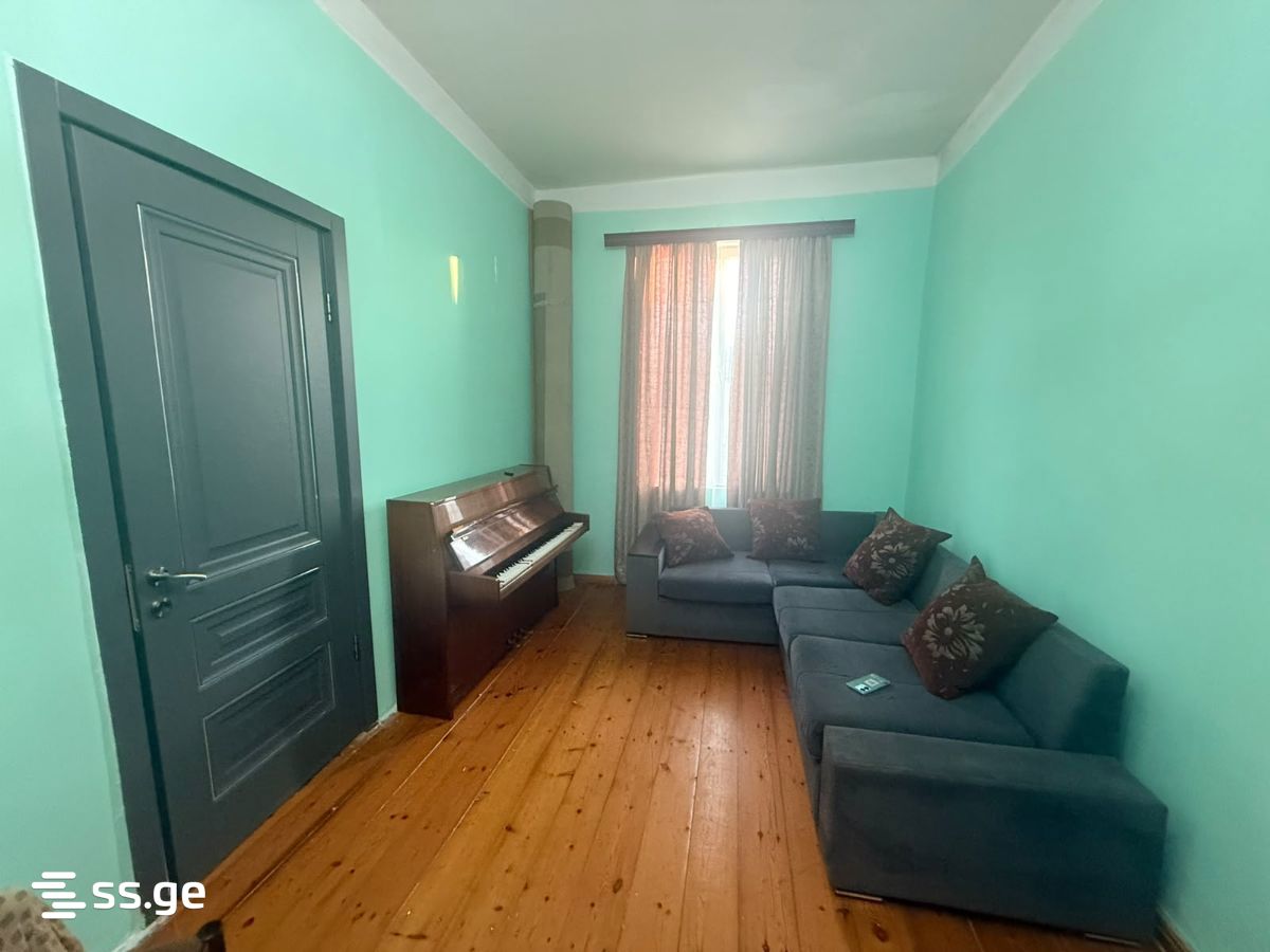 6 Room Private House For Rent. Poti view 2