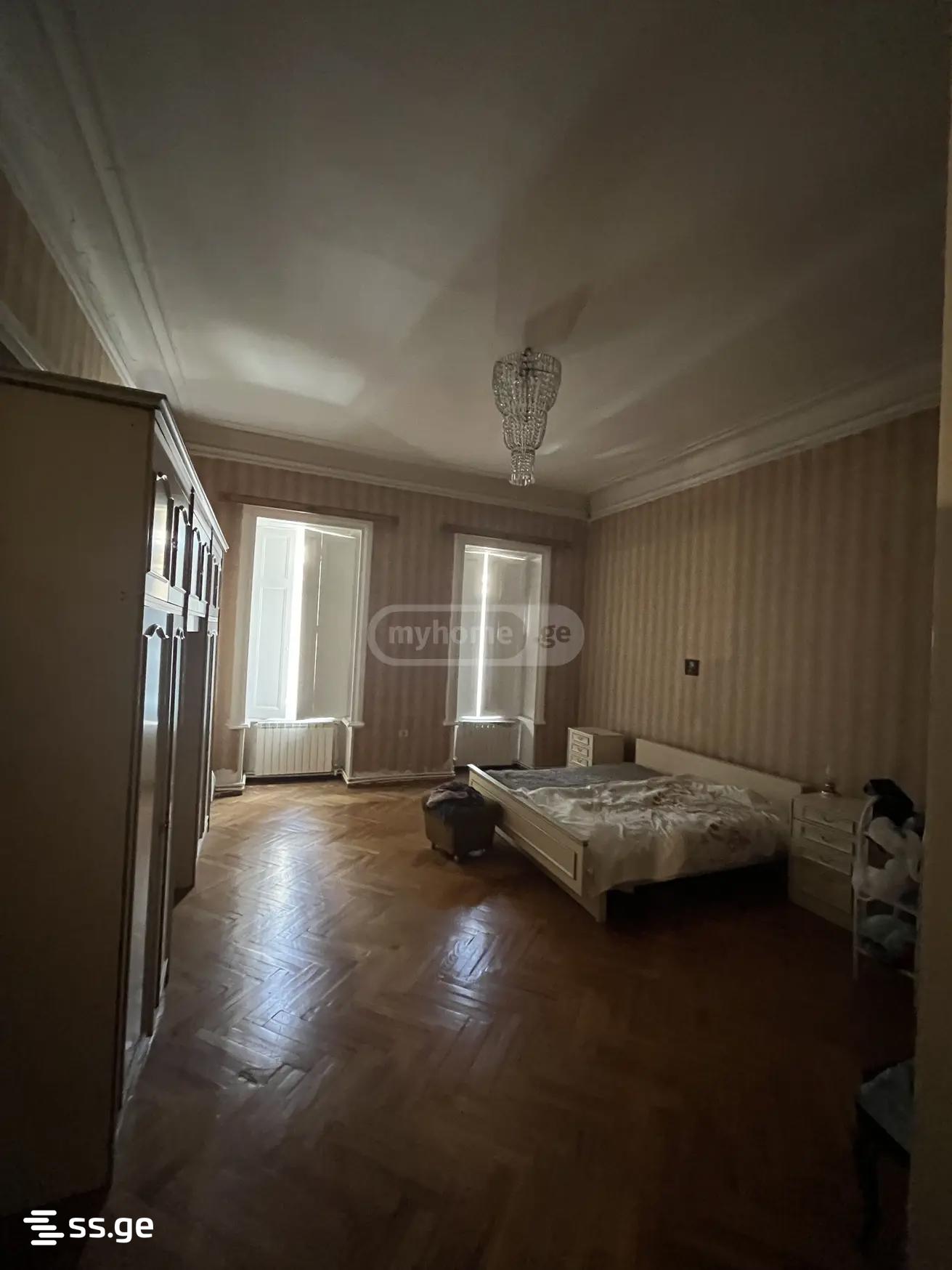 4 Room Private House For Sale view 3