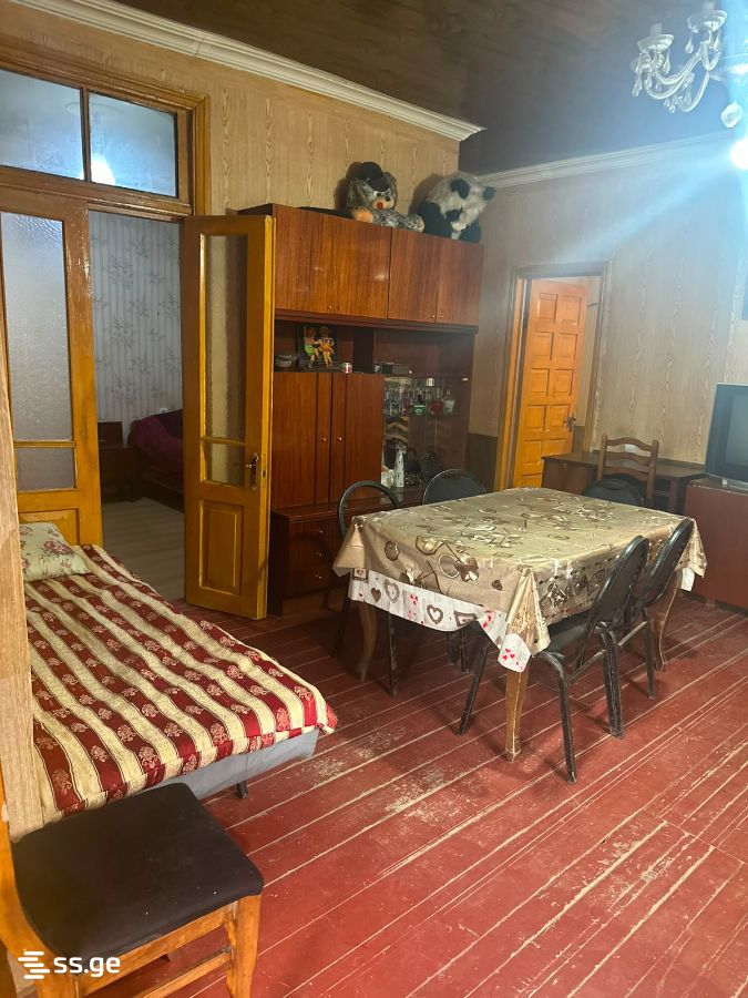 6 Room Private House For Rent. Poti view 10