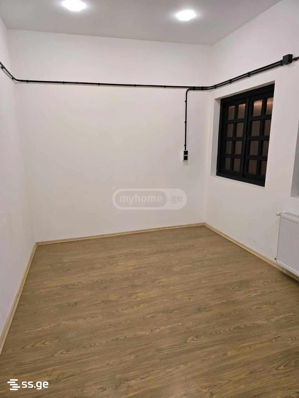 9 Room Private House For Sale view 4