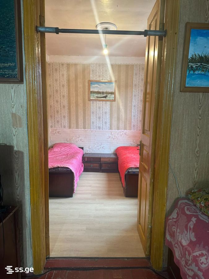 6 Room Private House For Rent. Poti view 4