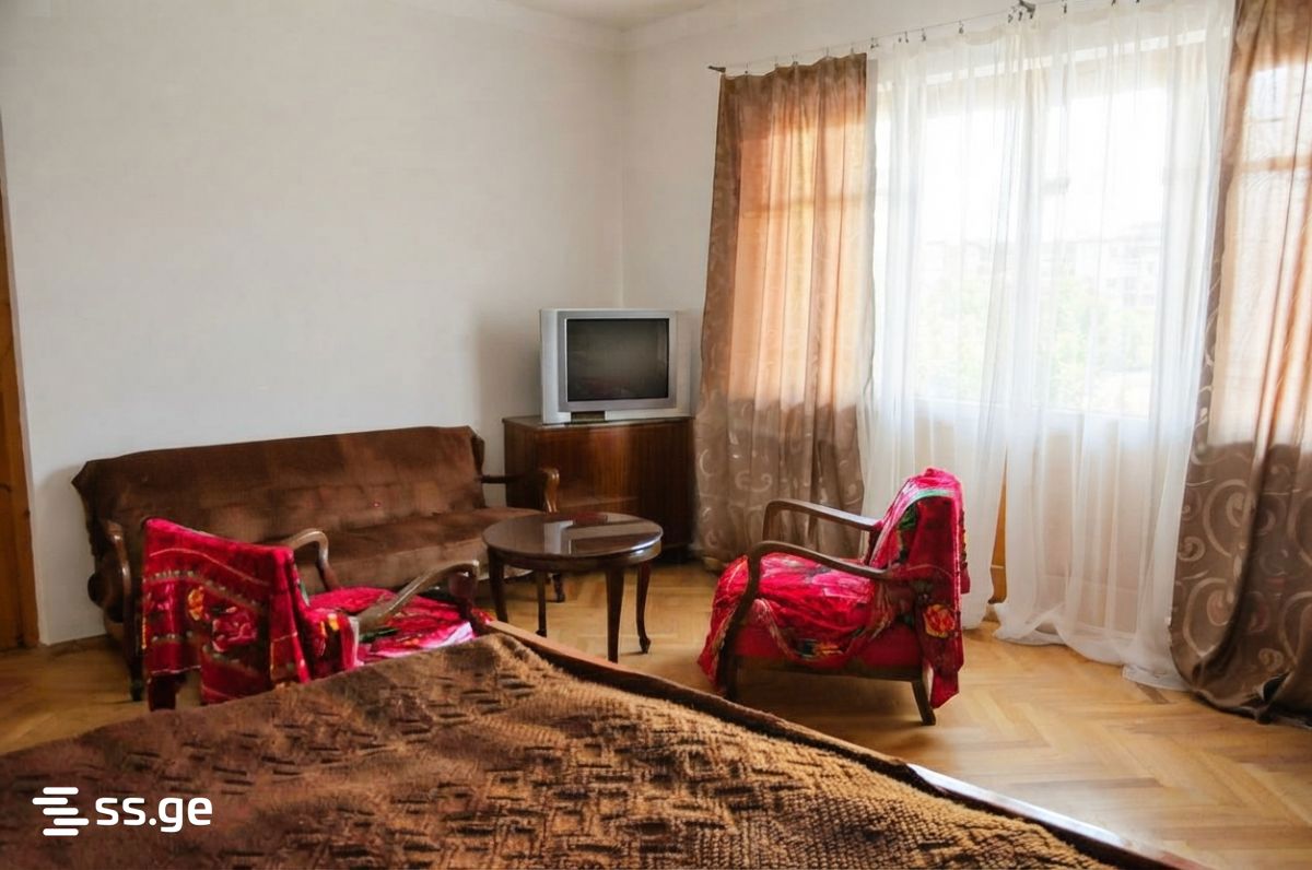 6 Room Summer Cottage For Rent. Tskneti view 3