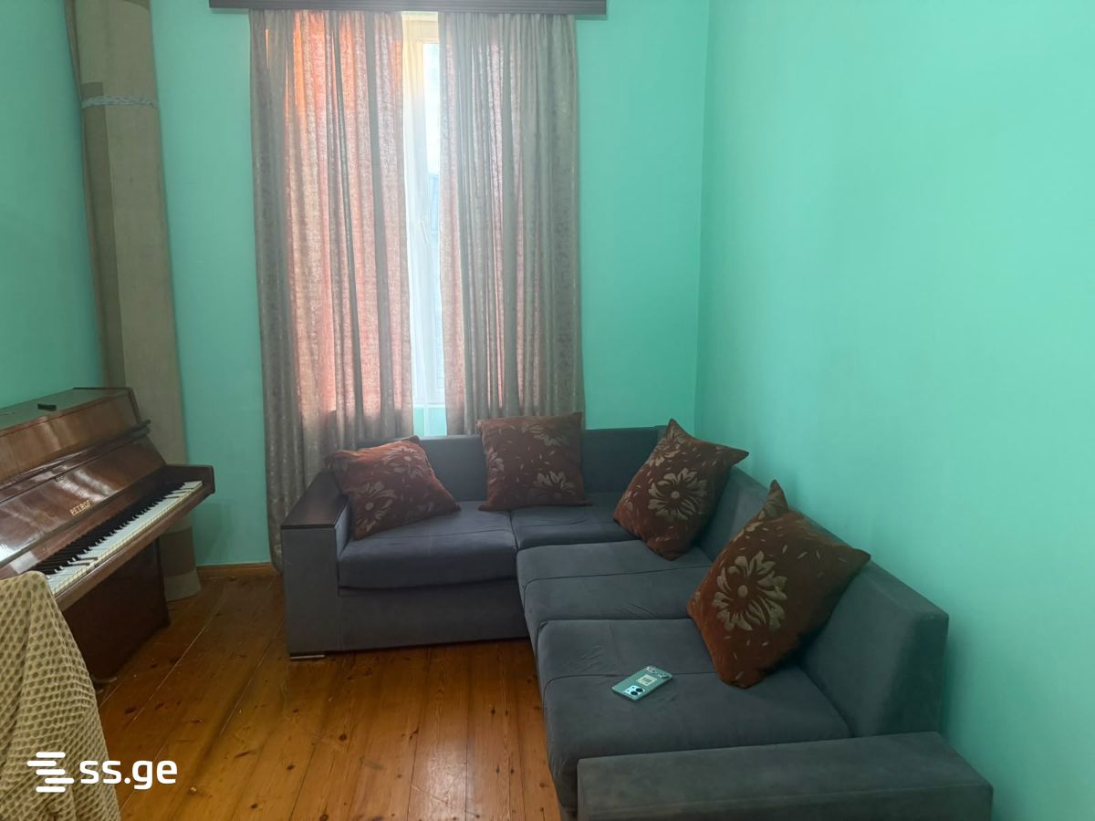 6 Room Private House For Rent. Poti view 3