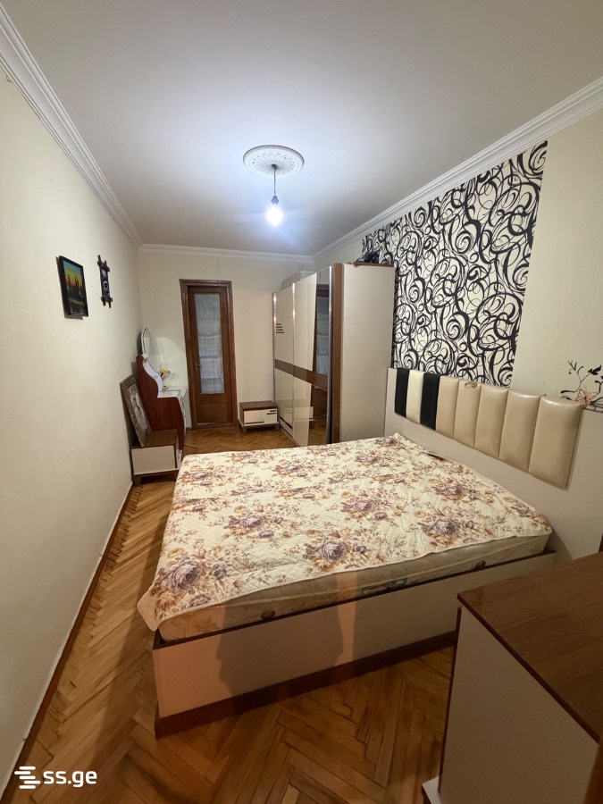 Продажа 3-комната Квартира view 1
