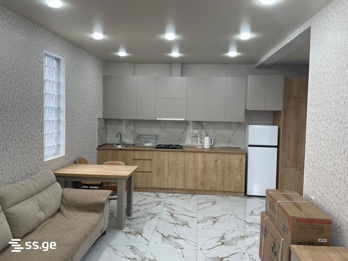 2 Room Flat For Rent. Kvariati view 1
