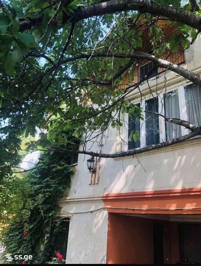 6 Room Private House For Sale view 3