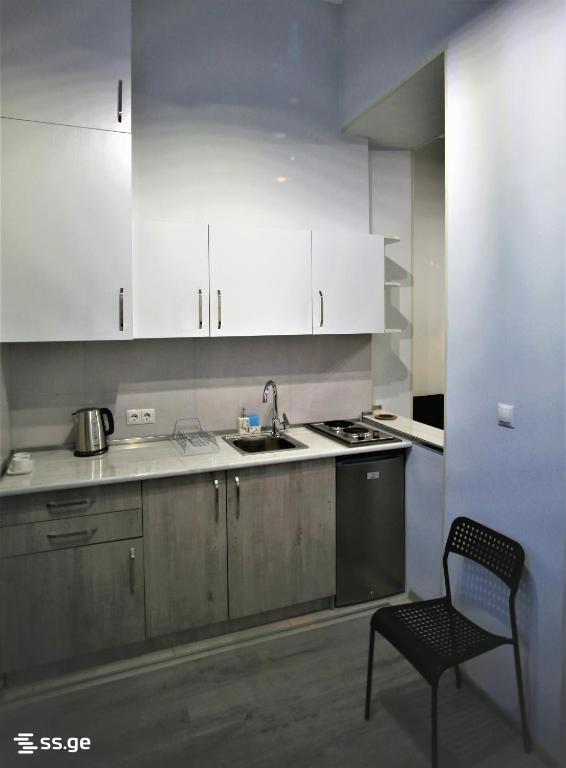 1 Room Flat Daily Rent. Sololaki view 4