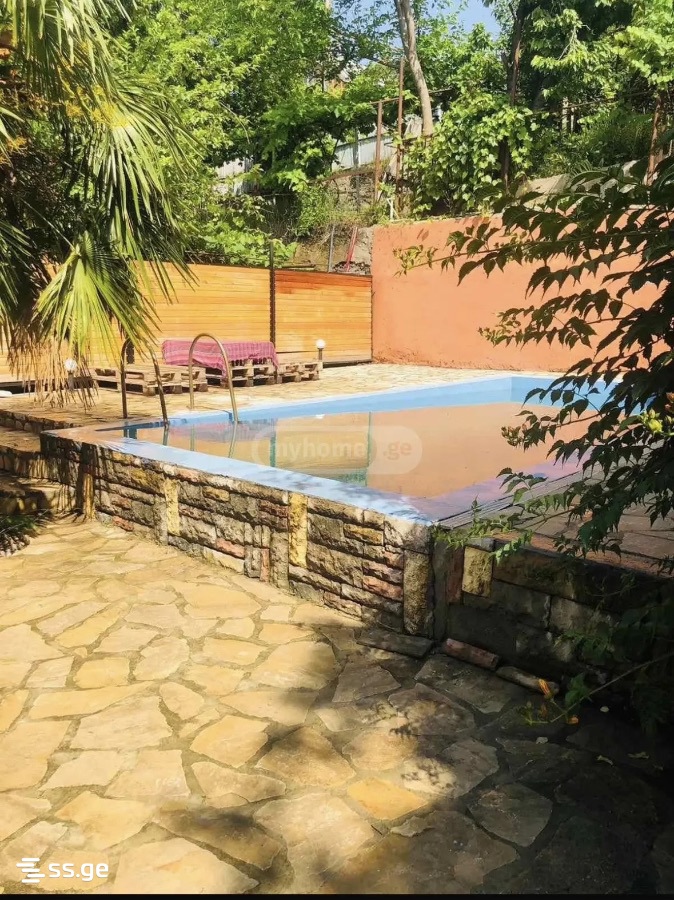 6 Room Private House For Sale view 1
