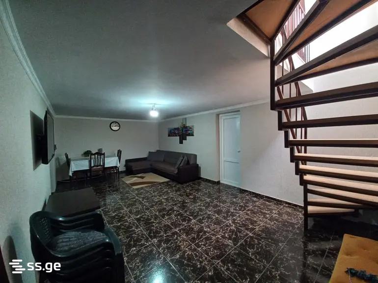 7 Room Private House For Sale view 3