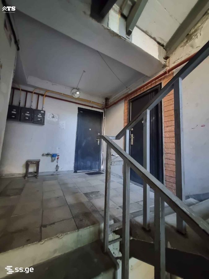 1 Room Flat For Sale view 2