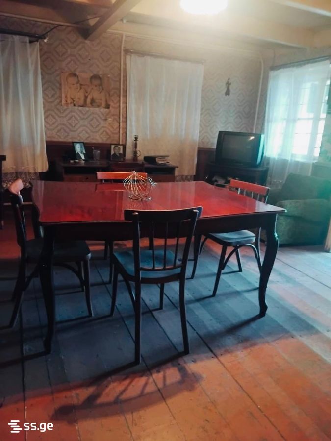 8 Room Private House For Sale view 1