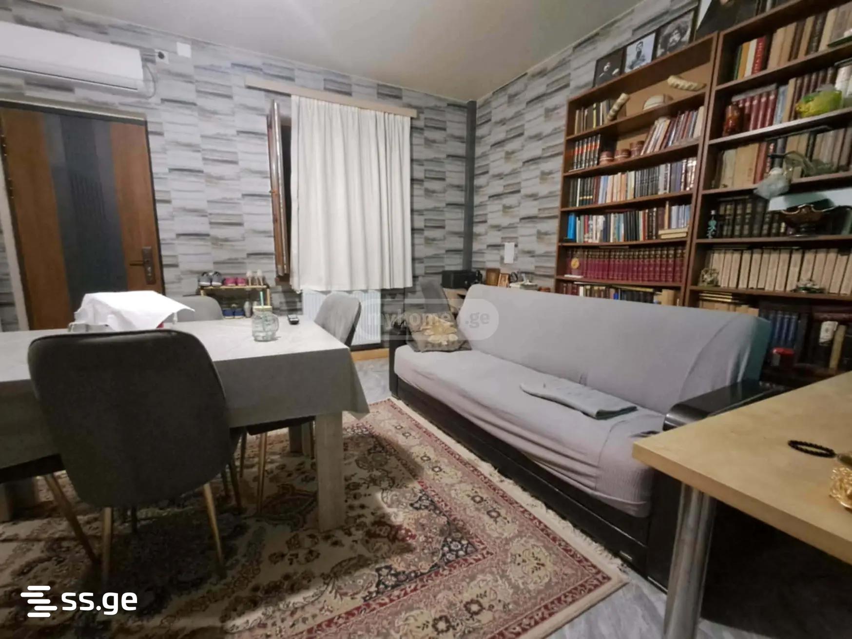 3 Room Private House For Sale view 1