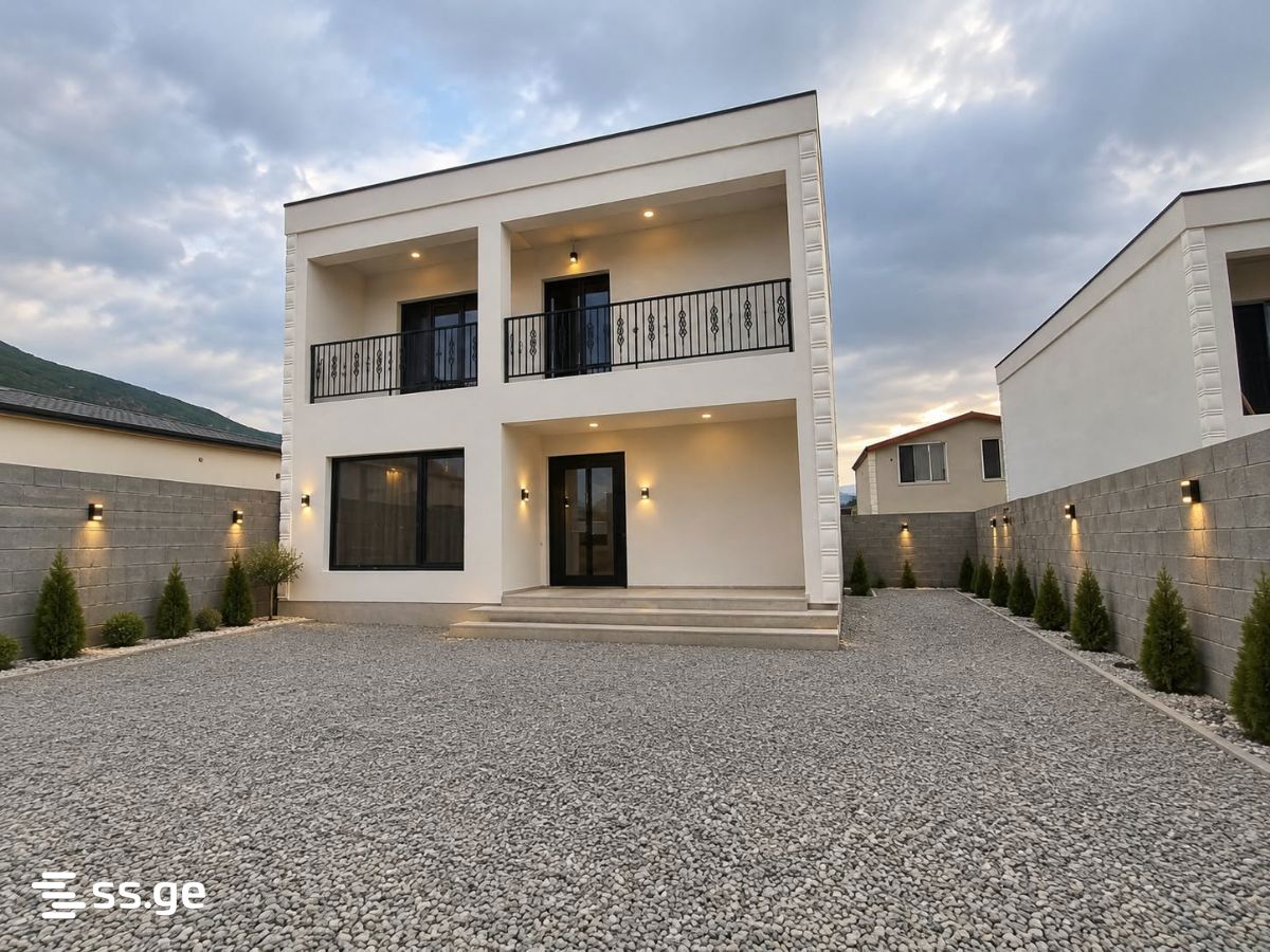 6 Room Private House For Sale view 1