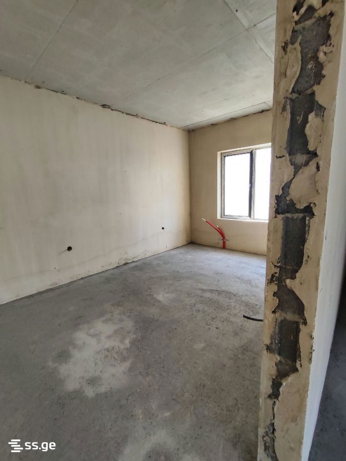 6 Room Private House For Sale view 3