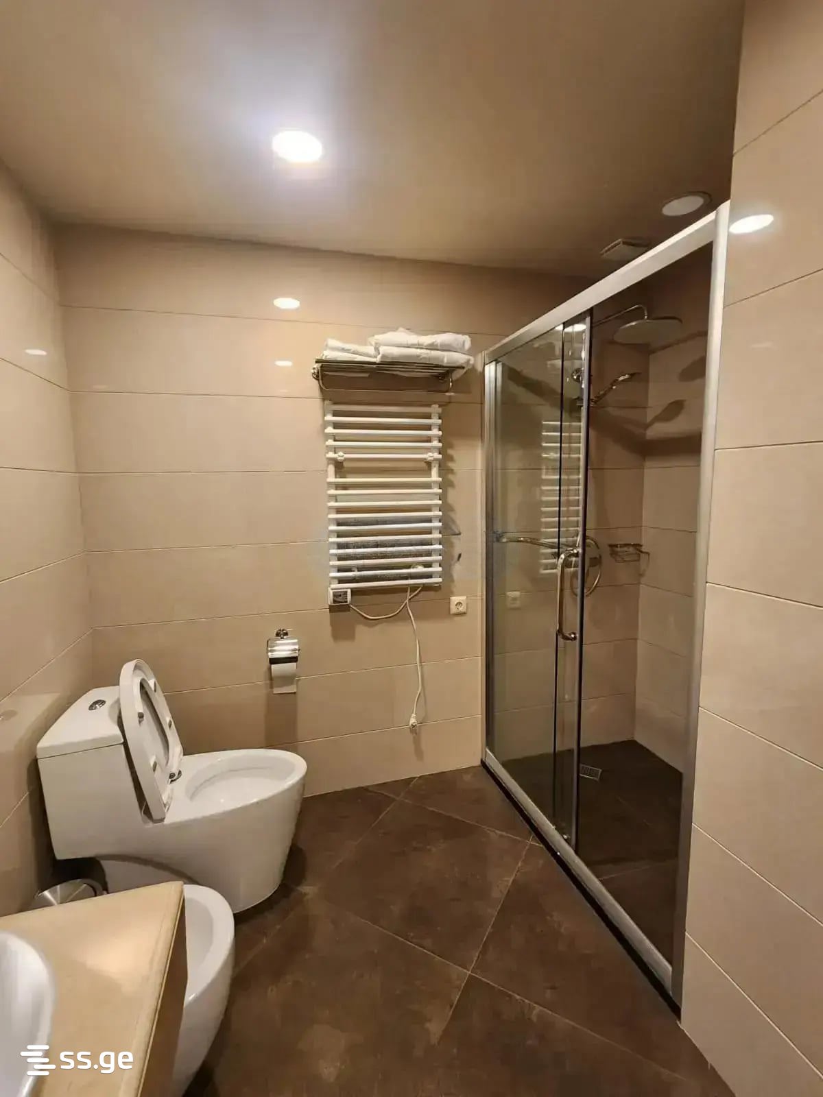 2 Room Flat Daily Rent. Chaqvi view 9