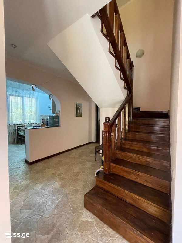6 Room Private House For Rent. Ureki view 5