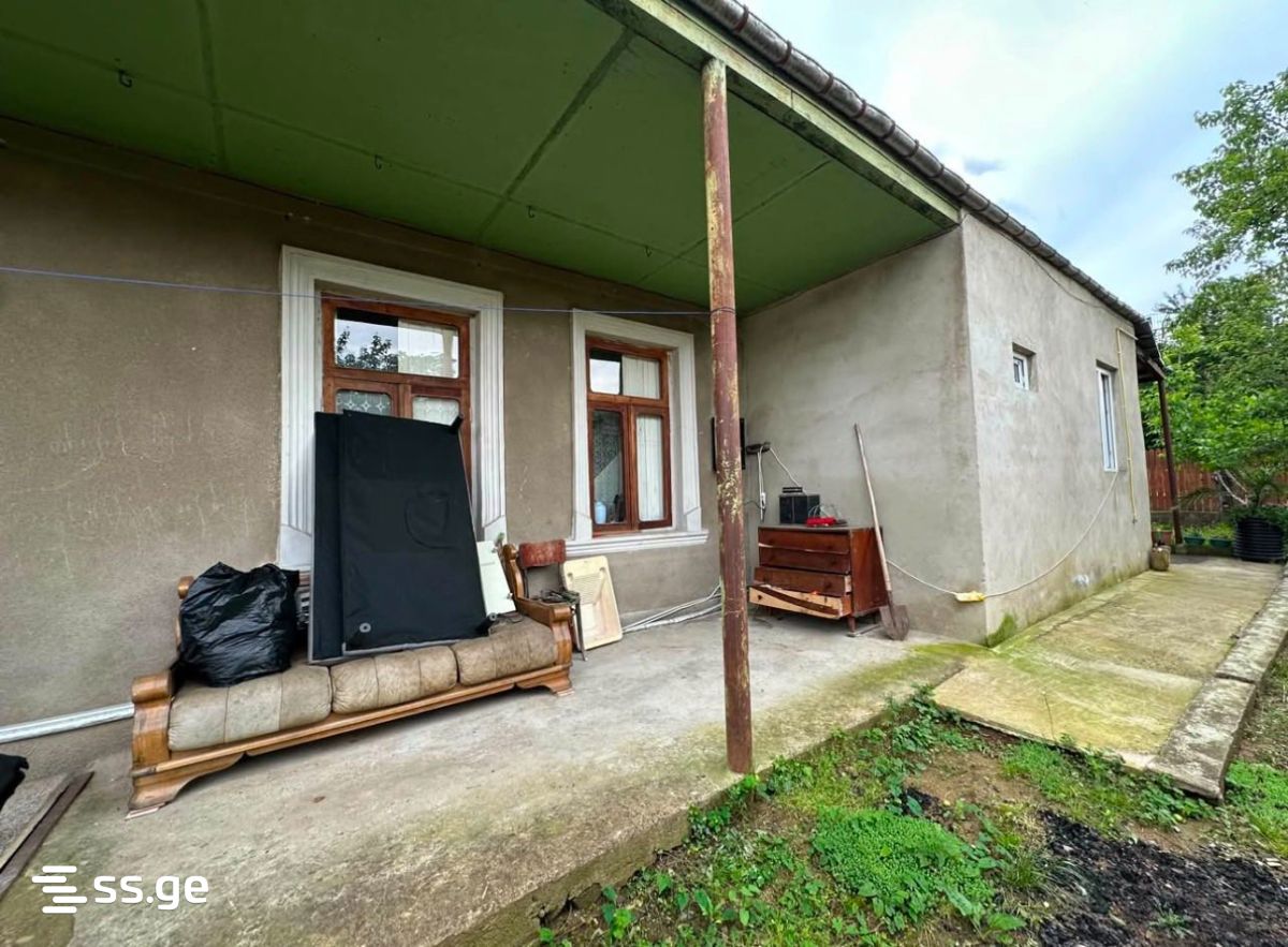 6 Room Private House For Sale view 3