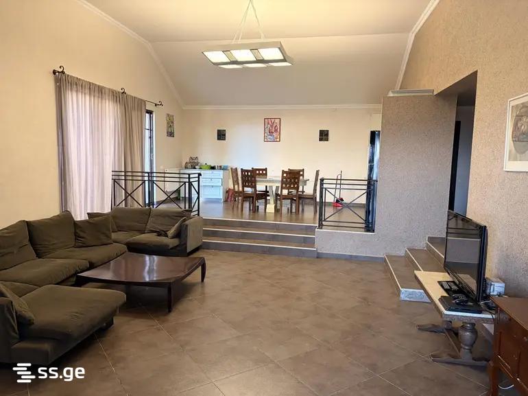5 Room Private House For Sale view 4
