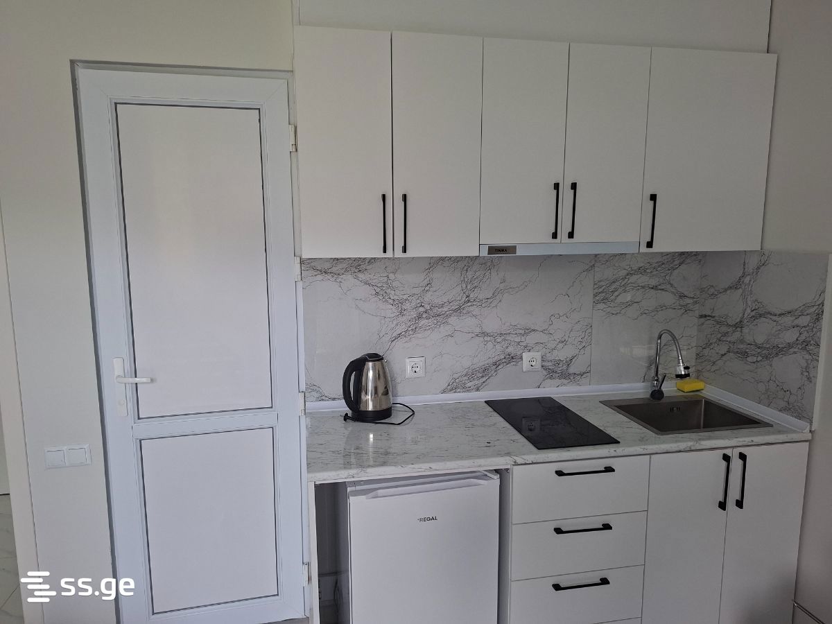 14 Room Hotel For Rent. Gonio view 4