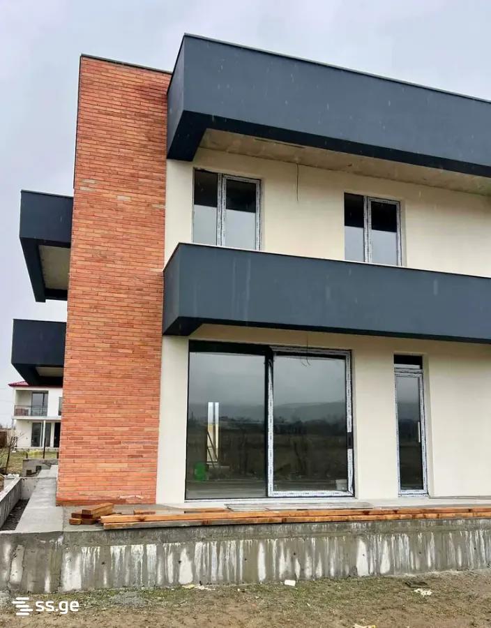 5 Room Private House For Sale view 4